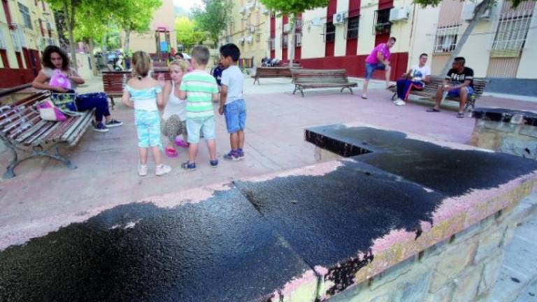 Chapapote para fastidiar el ágora