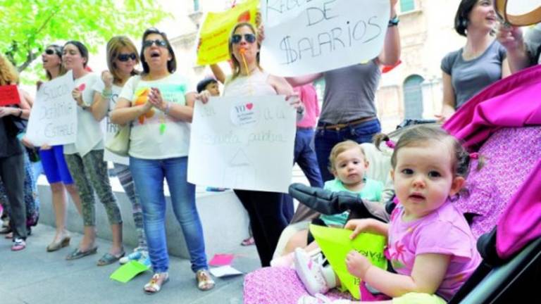El conflicto de las escuelas infantiles resuena en la calle
