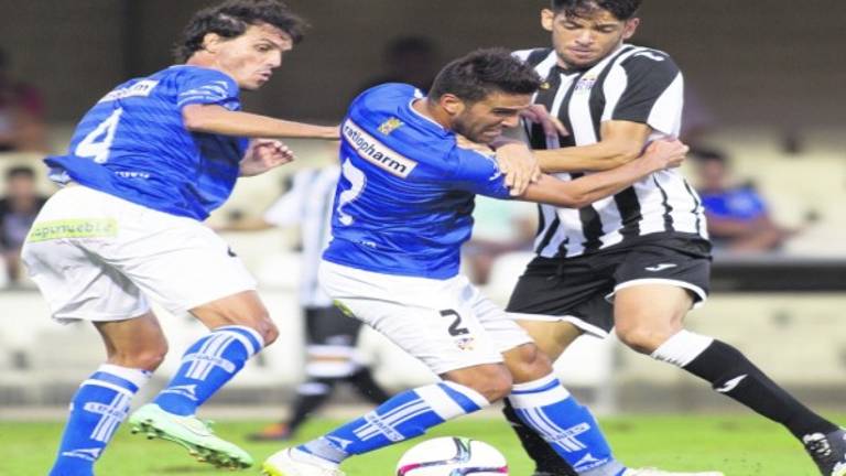 Estreno soñado del Linares con un tanto de Ferrón (0-1)