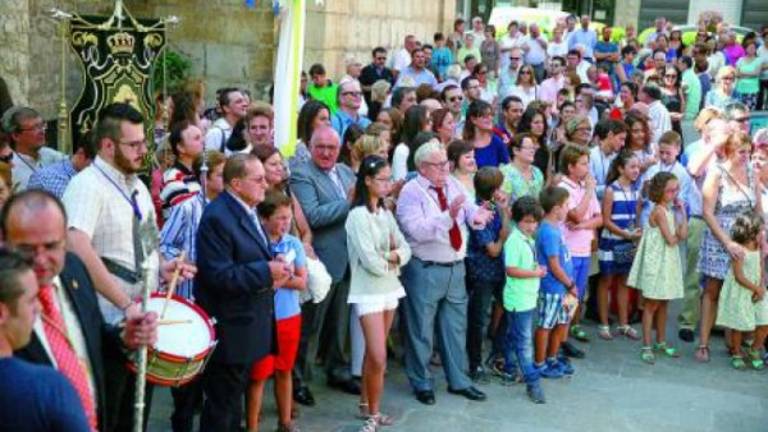 La Divina Pastora no abraza a sus fieles por una inoportuna tormenta
