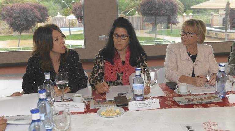 <i>Pilar Mariscal, Encarnación Martínez y Josefa Martos. </i>
