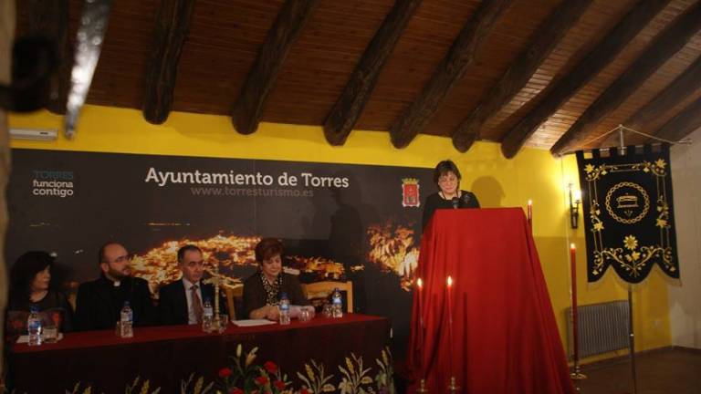 Torres ensalza al Santo Entierro