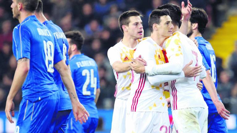 Aduriz y De Gea salvan a España de la derrota