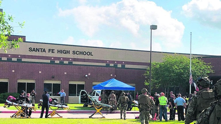 Al menos ocho fallecidos en un tiroteo en un instituto
