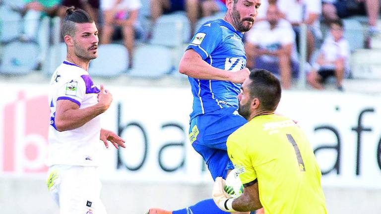 Álex Carmona, polivalencia para cerrar la plantilla verde
