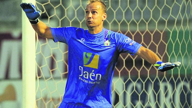 El Mancha Real urge al meta Emilio Muñoz