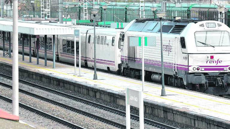 El sector del ferrocarril recibe el respaldo unánime del pleno