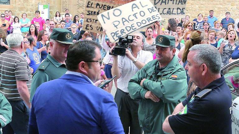 La tensión política en Begíjar estalla en moción de censura