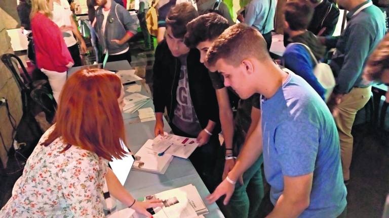 La Feria del Empleo congrega a jóvenes de toda la provincia