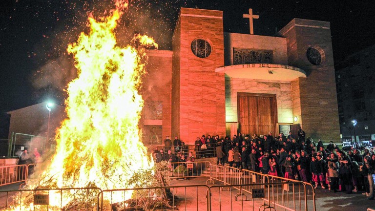 Todo “lo malo” arde por San Antón