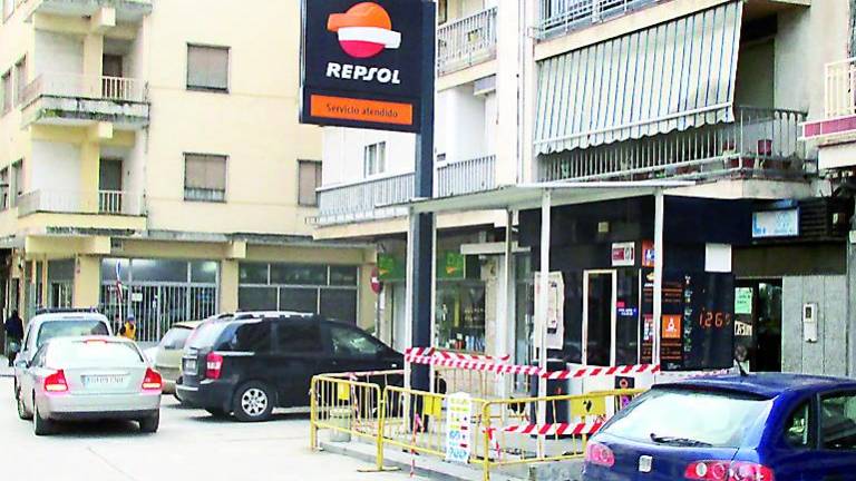 Una gasolinera se desmantela