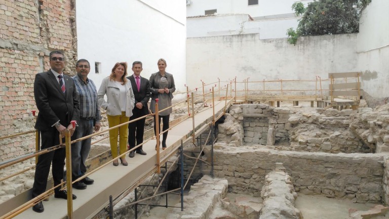 Cajamar presenta los restos arqueológicos hallados en su sucursal de Baeza