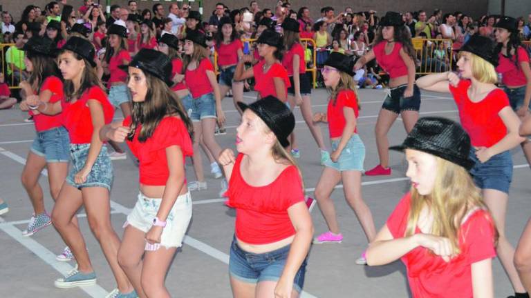 Bailes y literatura en el “Gloria Fuertes”