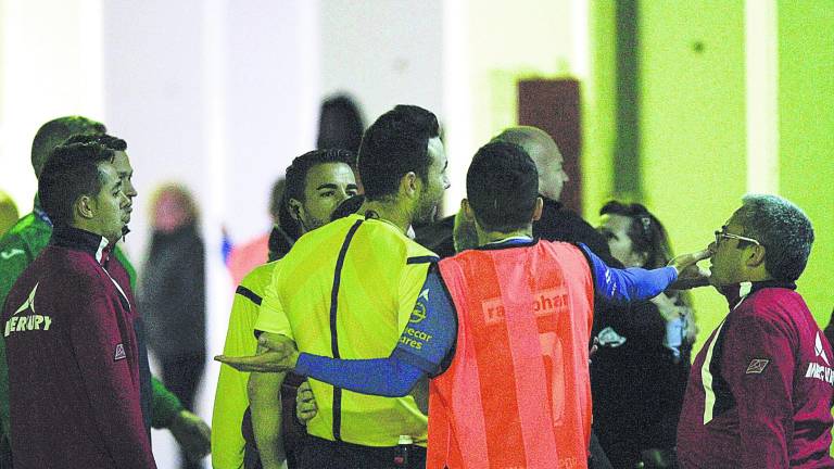 El Linares suma un punto de oro en Los Cármenes