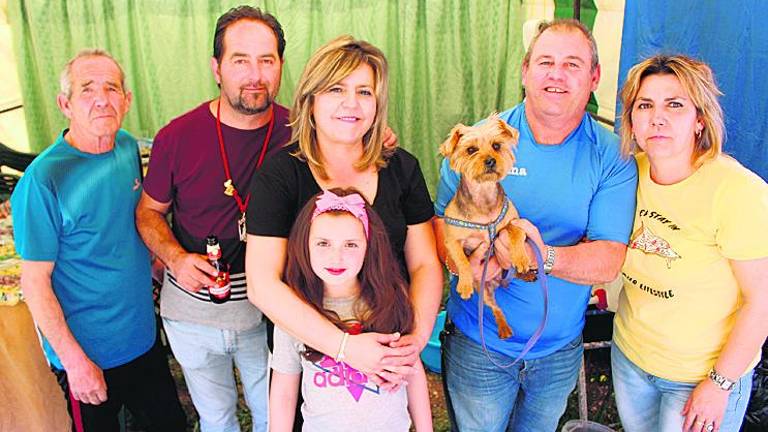 “La Abuela” de una villa histórica sale a las calles