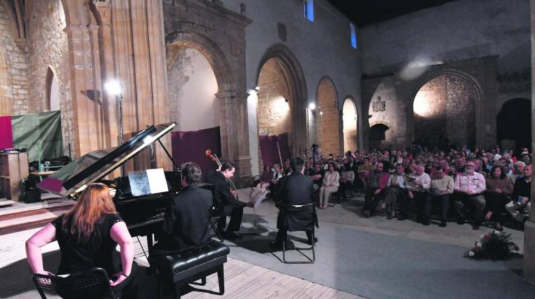 CULTURA. <i> Actuación del trío español Arriaga, en la iglesia de Santo Domingo dentro del Festival Internacional </i>