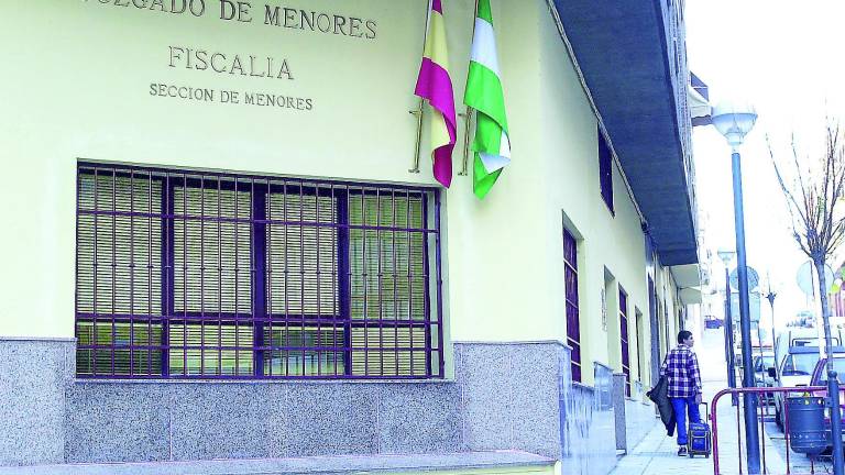 Absuelto el menor juzgado por la violación de una adolescente