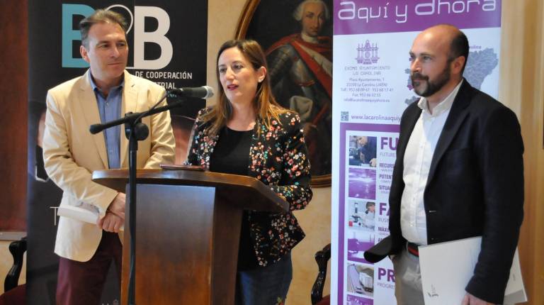 ORGANIZACIÓN. <i> Manuel Mondéjar, Yolanda Reche y Manuel Hueso, durante la presentación de la cita.</i>