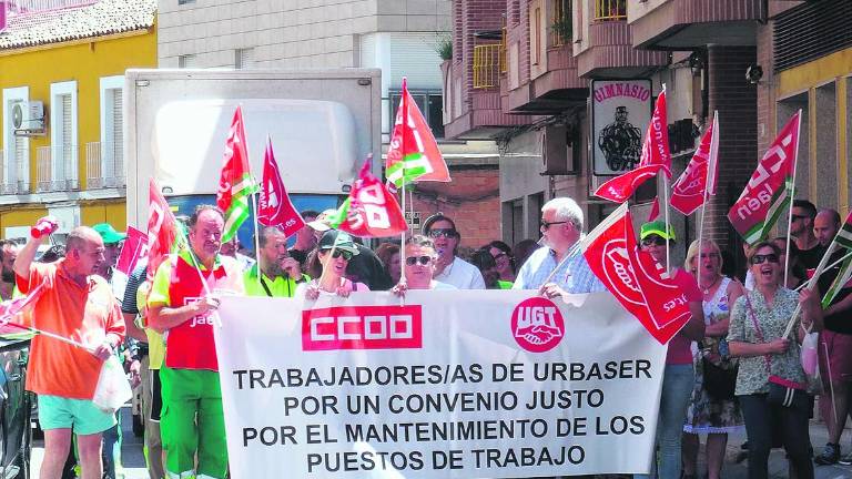 La plantilla de Urbaser verá su salario reducido en julio