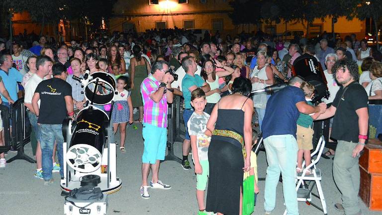 La noche mancharrealeña da protagonismo a la Luna