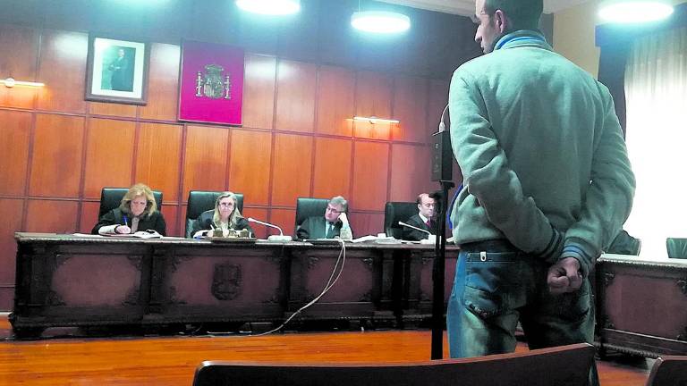 El acusado de “camello” por un consumidor sale absuelto