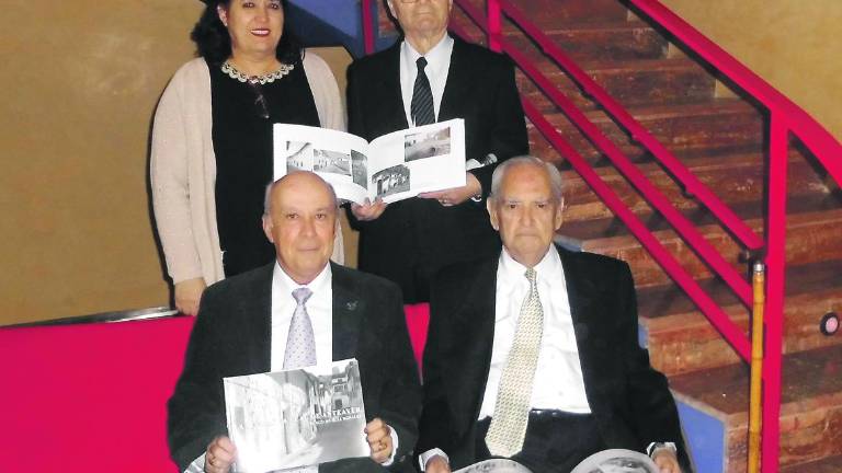 Un libro del cronista muestra fotografías de décadas atrás