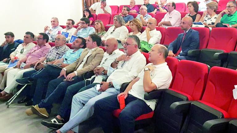 ASISTENCIA. <i> Socios de Unibús Jaén que participaron en la asamblea general ordinaria del colectivo provincial.</i>