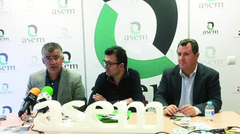 PRESENTACIÓN. <i>Torres, Sarmiento y Bruno dieron a conocer los detalles de la V Ruta de los Aceites de Oliva.</i>