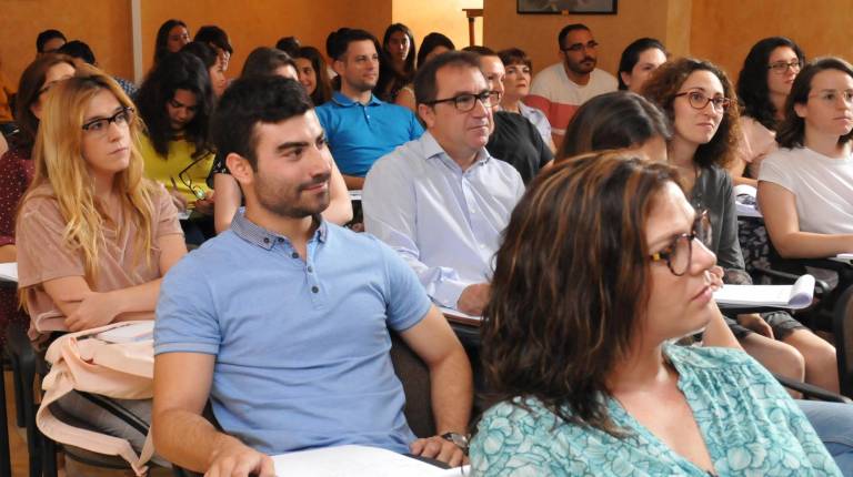 ATENCIÓN. <i> Parte del alumnado asistente a una de las acciones formativas de los “Intendente Olavide”.</i>