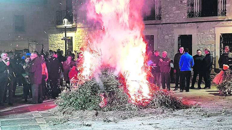 Llamas antes de presentar los respetos al copatrón