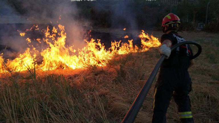 668 aspirantes optan a 16 plazas de bomberos