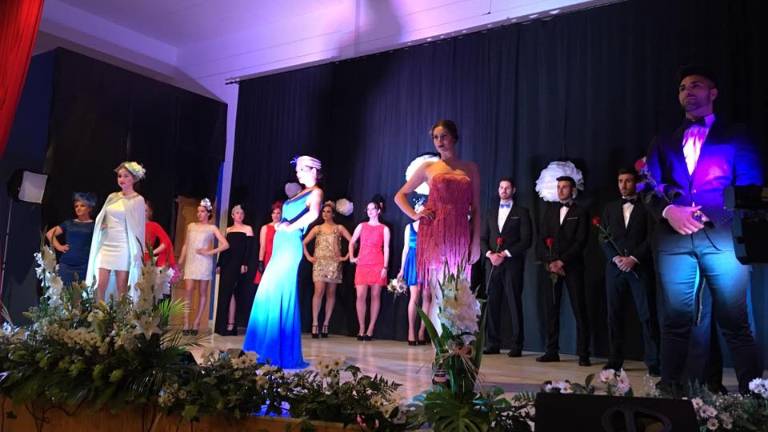 Un desfile para la Asociación contra el Cáncer