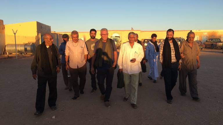 Cañamero visita los campos de refugiados saharauis