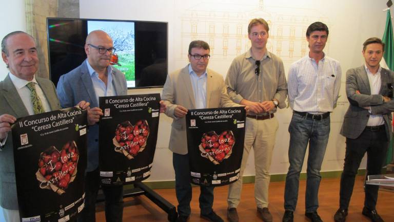 Castillo de Locubín convierte la cosecha de la cereza en una gran fiesta