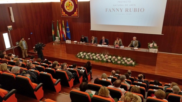 La universidad concede el premio “Natural de Jaén” a Fanny Rubio