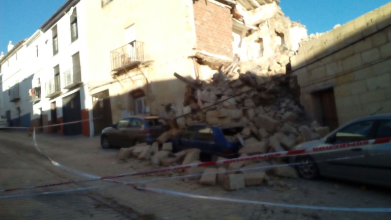 Desalojada una familia por el derrumbe de su casa en Alcalá la Real