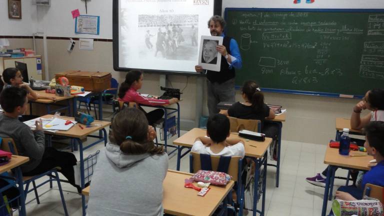 Lopera, donde la historia se funde con la tradición