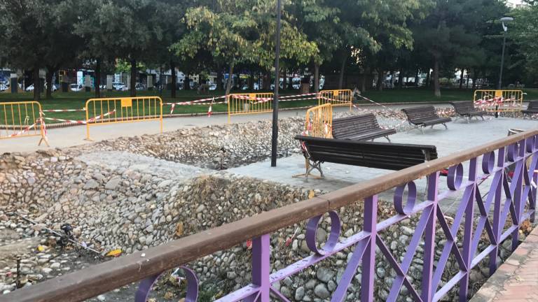 El estanque del Bulevar, convertido en un “secarral”