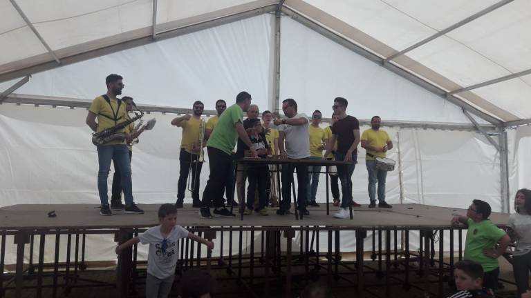 La guinda de las fiestas en Larva