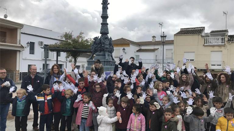 Escolares de Monte Lope, contra los malos tratos