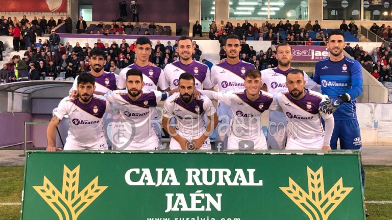 El Real Jaén se impone a la UD San Pedro con contundencia