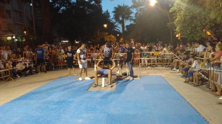 Jódar exhibe sus músculos