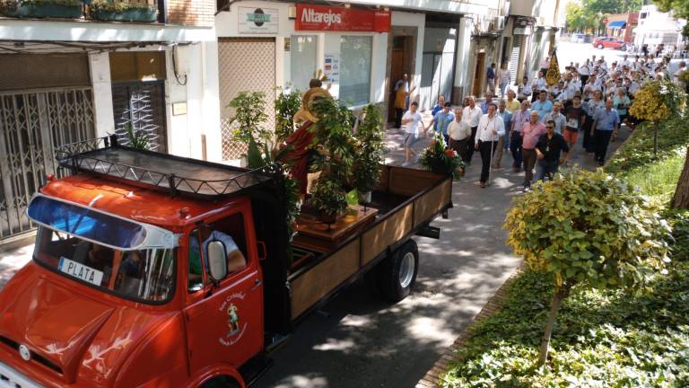 Honores al santo del volante