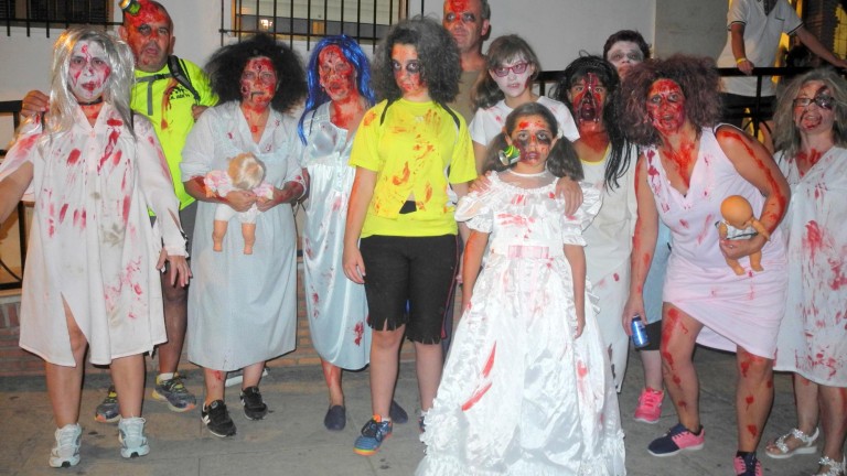 Un grupo de zombis invade Valdepeñas