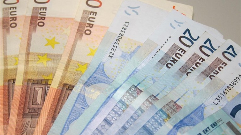 Un niño de 12 años devuelve un sobre con 2.000 euros que encontró en la calle