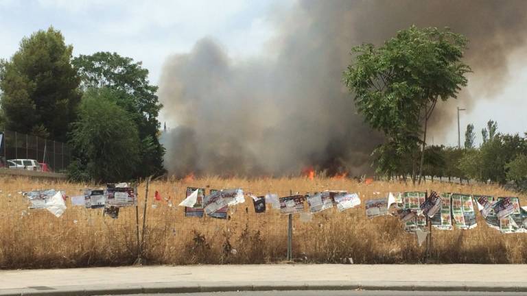 Susto por el incendio de un solar en Ben Saprut