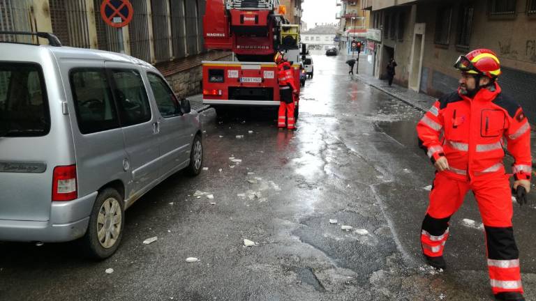 Unas sesenta incidencias por el temporal en la capital