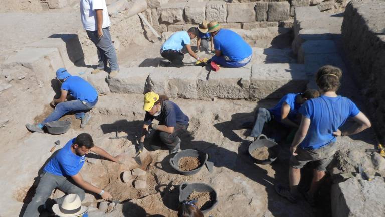 La Asociación 28 de febrero se une a las obras de Cástulo