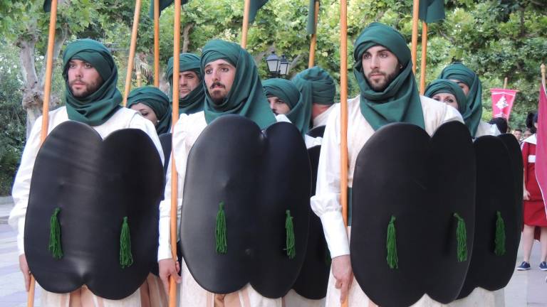 La ciudad revive su pasado medieval con el “histórico asalto a la villa”