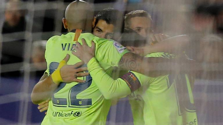 Messi se lo pone fácil al Barça ante el Levante